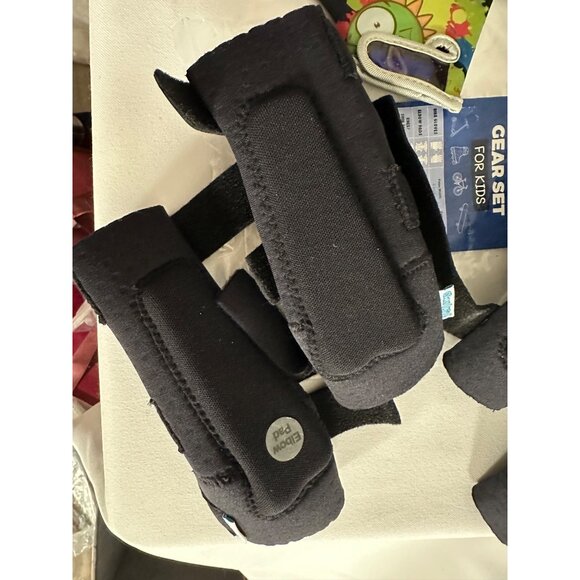 Simply Kids 2nd Gen Protective Gear Set For Kids - Gloves Elbow & Knee Pads Ages - Picture 7 of 10